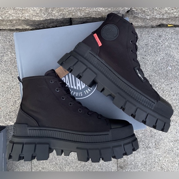NEW Women’s Size 8 Palladium Revolt Hi TX Top Black Platform Boots chunky soles - Picture 2 of 12